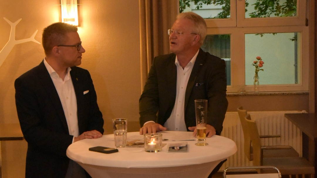 Robin Rieksneuwöhner im Gespräch mit Stefan Bierfischer